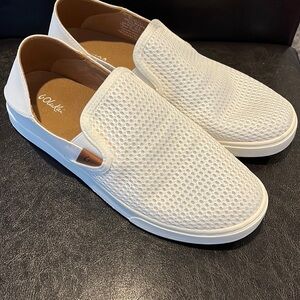 NWOT OluKai Pehuea Bright White Womens Slip On size 10